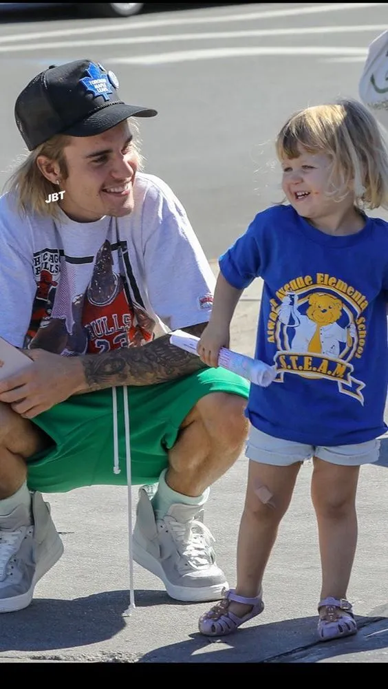 Camera Captures Justin Bieber And Wife Hailey’s Blissful Moment As New ...