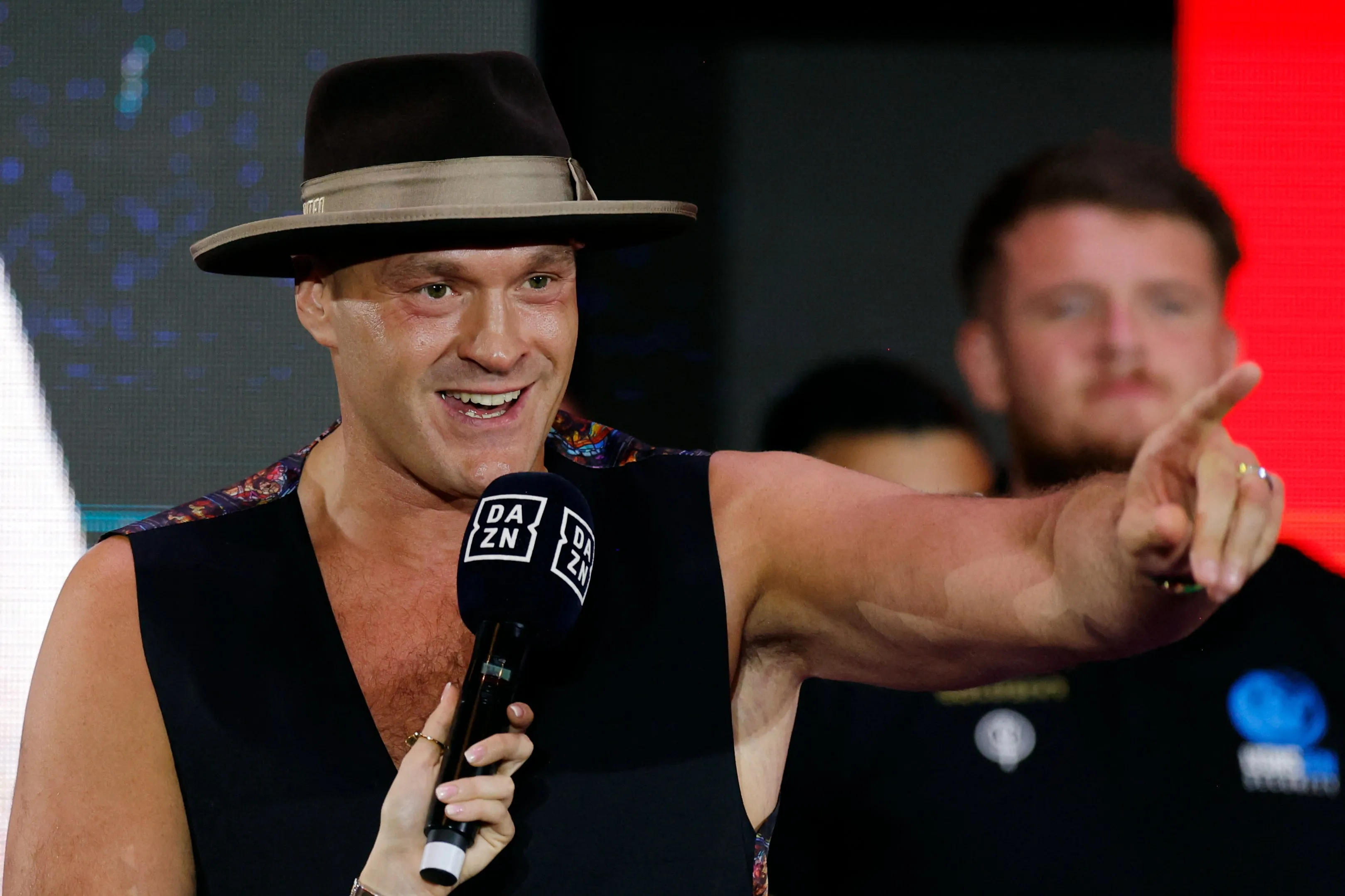 Tyson Fury mocks Oleksandr Usyk – 'Please don't beat me up' | The  Independent