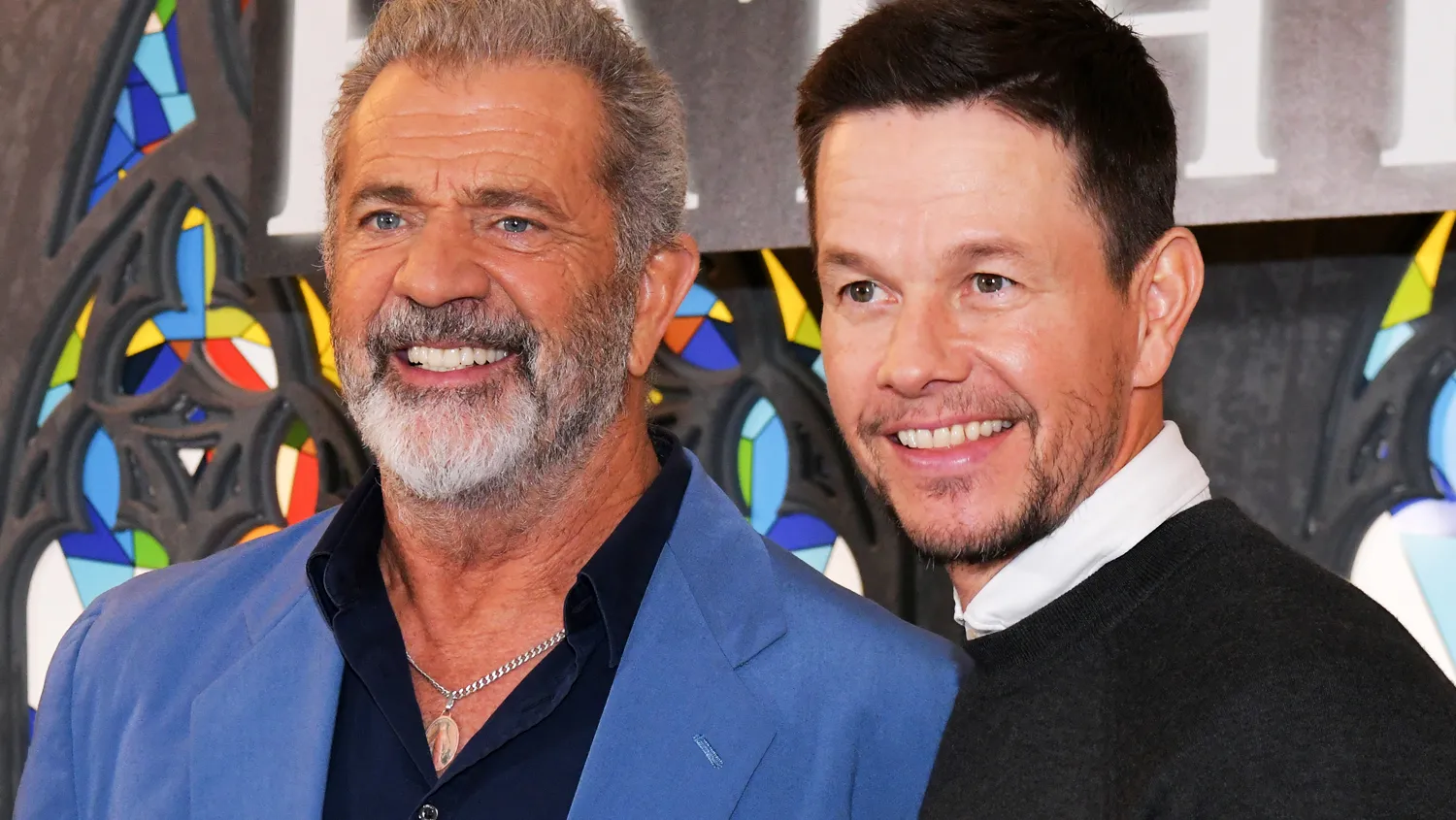 "Mel Gibson to Direct Mark Wahlberg in 'Flight Risk' for Lionsgate"